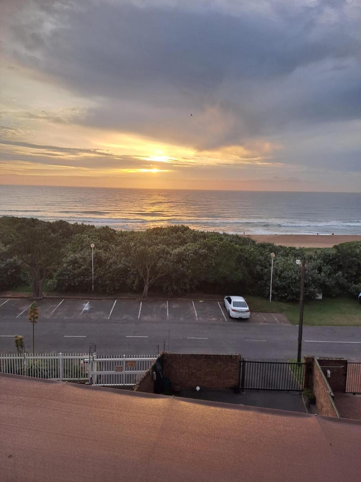 Deep Blue Guest House Amanzimtoti Eksteriør bilde